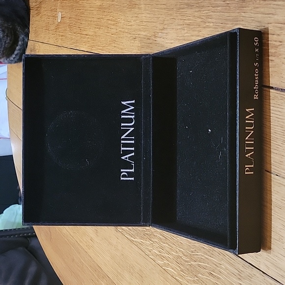Rocky Patel Platinum Robusto Cigar Box - Picture 3 of 6